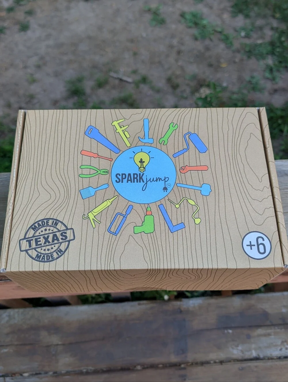 Brand New wooden Spark Jump birdhouse kit for beginners